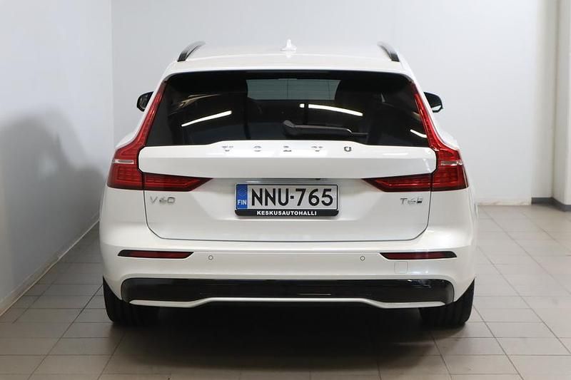 Käytetty Volvo V60 350 HP (257 kW) 2025 Valkoinen Farmari