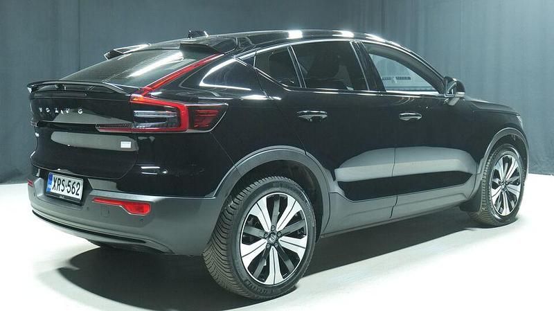 Käytetty Volvo C40 Core 169 kW (231 HP) 2023 Musta Katumaasturi