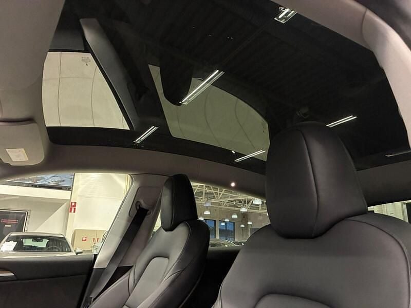 Käytetty Tesla Model Y 258 kW (351 HP) 2023 Katumaasturi