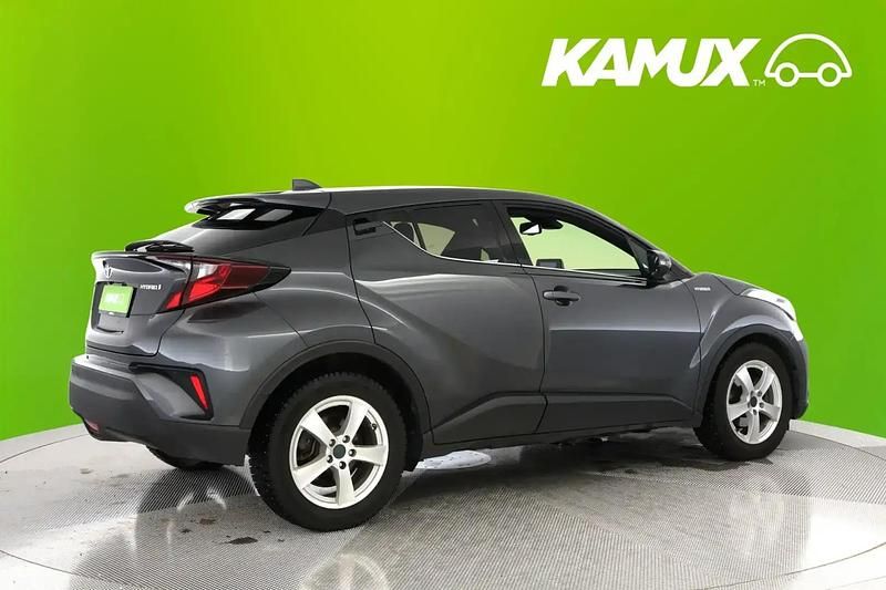 Käytetty Toyota C-HR Edition 122 HP (89 kW) 2021 Hopea / harmaa Katumaasturi