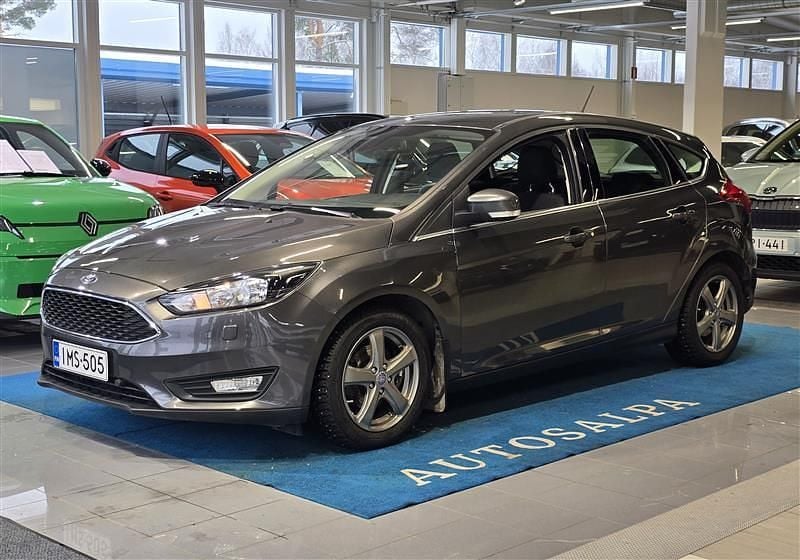 Käytetty Ford Focus 125 HP (91 kW) 2017 Harmaa Viistoperä