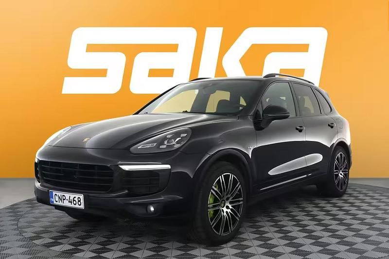 Käytetty Porsche Cayenne S E-Hybrid 416 HP (305 kW) 2015 Katumaasturi