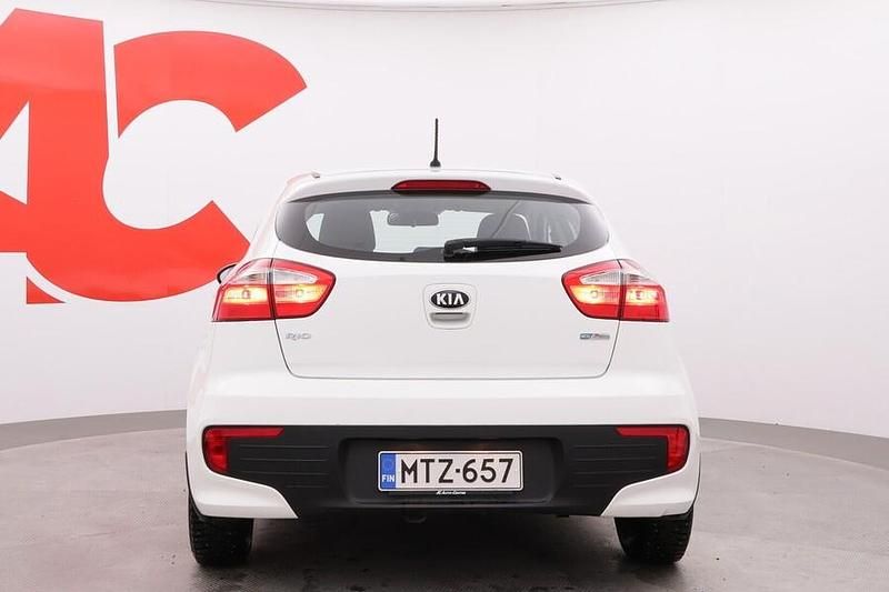 Käytetty Kia Rio LX 84 HP (61 kW) 2016 Valkoinen Viistoperä