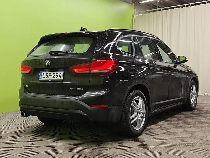 Käytetty BMW X1 125 HP (91 kW) 2021 Musta Katumaasturi