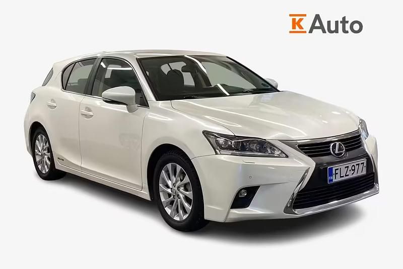 Käytetty Lexus CT200h Business Edition 99 HP (72 kW) 2016 Valkoinen Viistoperä