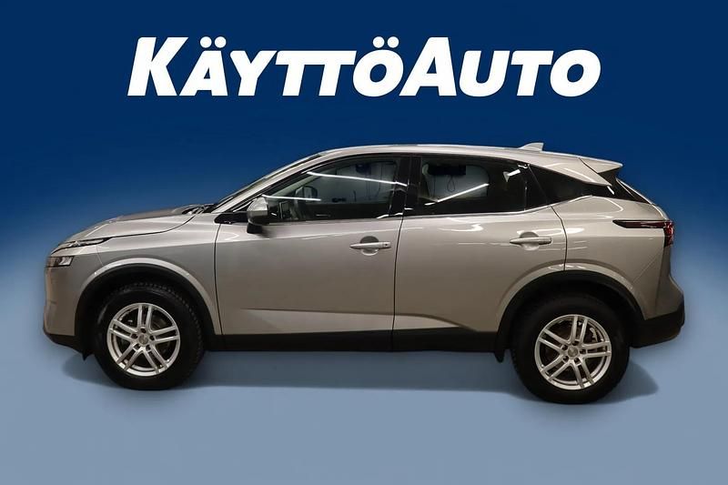 Käytetty Nissan Qashqai Acenta 158 HP (116 kW) 2024 Met. hopea Katumaasturi
