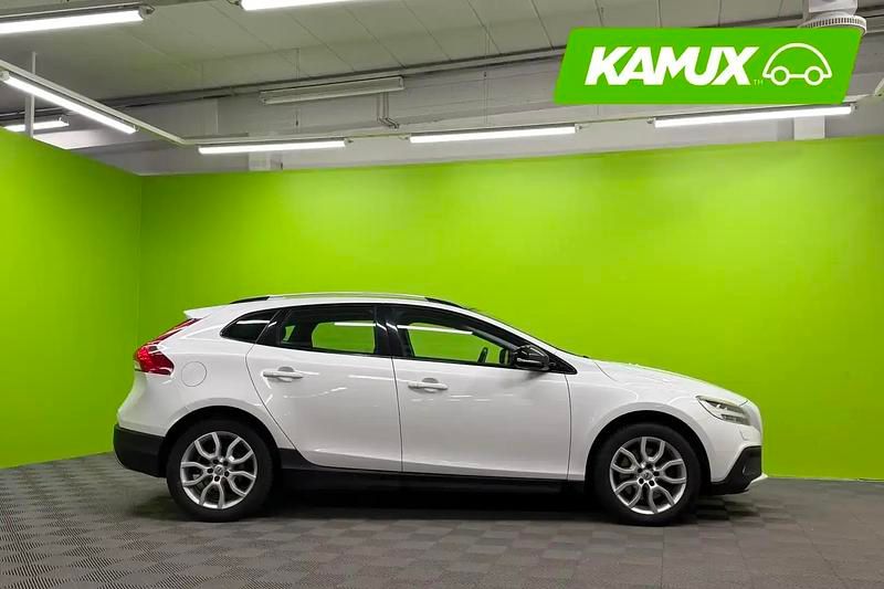 Käytetty Volvo V40 CC Summum 120 HP (88 kW) 2017 Valkoinen Farmari