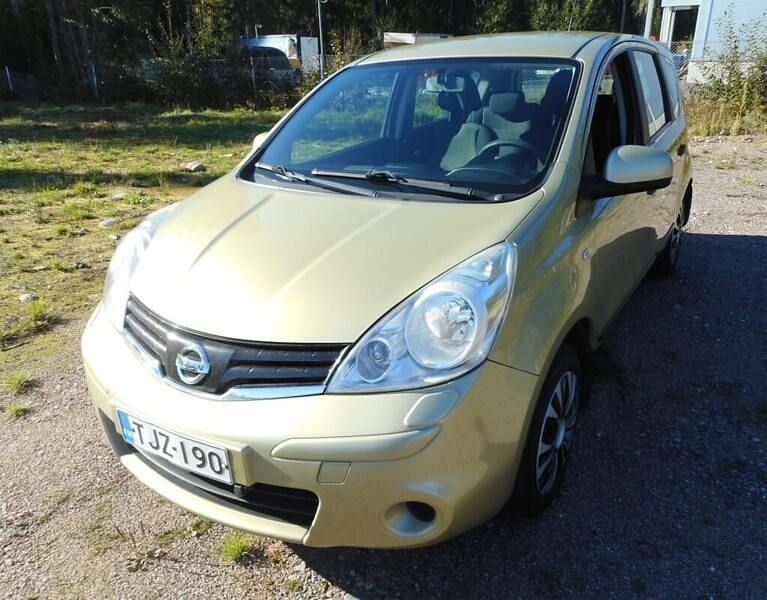 Käytetty Nissan Note Visia 88 HP (64 kW) 2010 Tila-auto