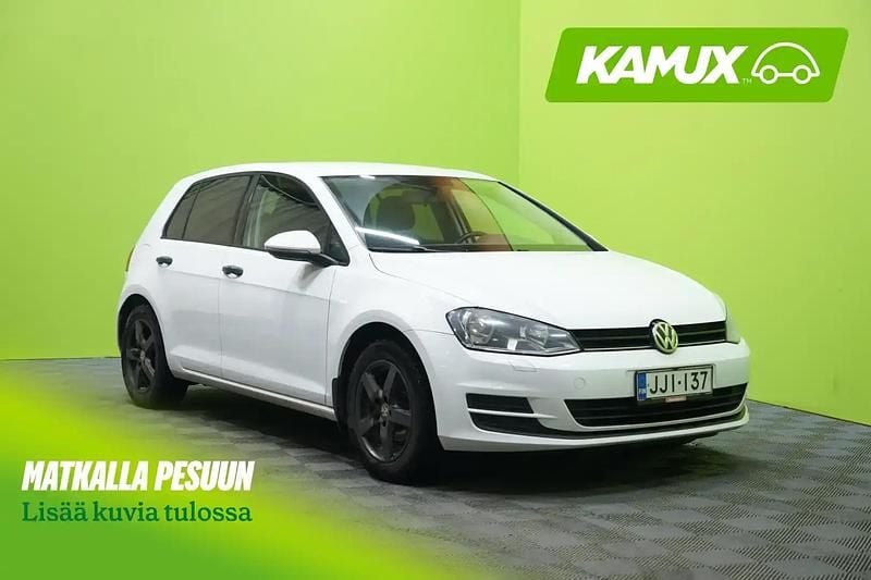 Valkoinen Käytetty 2014 VW Golf VII Trendline Sedan | 6 790 € (Hyvä tarjous) - Kuva 1/4