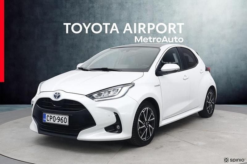 Käytetty Toyota Yaris Hybrid Style 116 HP (85 kW) 2021 Valkoinen Viistoperä