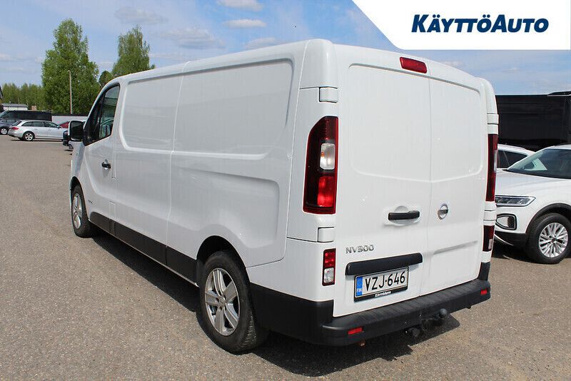 Valkoinen Käytetty 2017 Nissan NV300 Comfort Van | 10 990 € (Perustarjous) - Kuva 1/4