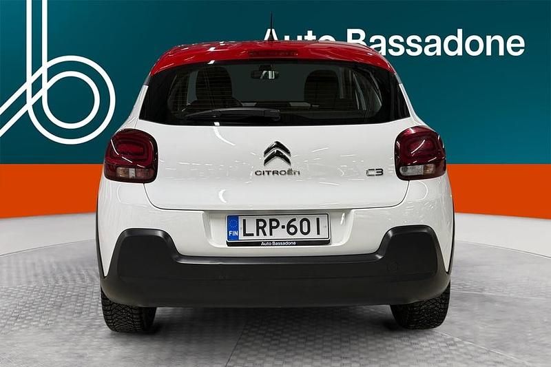 Käytetty Citroën C3 PureTech 110 HP (80 kW) 2022 Viistoperä