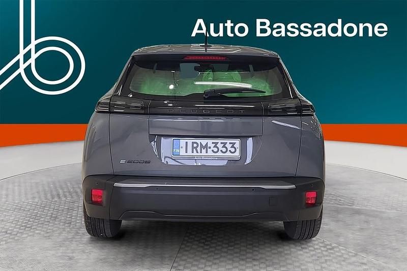 Käytetty Peugeot e-2008 Active 114 kW (156 HP) 2023 Katumaasturi