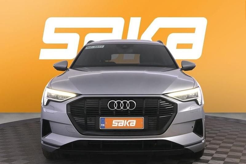 Käytetty Audi e-tron Sportback S-Line 300 kW (408 HP) 2022 Katumaasturi