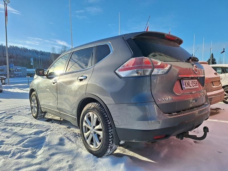 Käytetty Nissan X-Trail Acenta 131 HP (96 kW) 2016 Katumaasturi