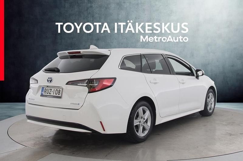 Käytetty Toyota Corolla Edition 122 HP (89 kW) 2023 Valkoinen Farmari