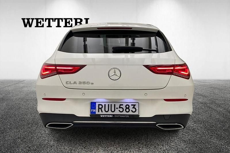 Käytetty Mercedes CLA250e Business 160 HP (117 kW) 2021 Valkoinen Sedan