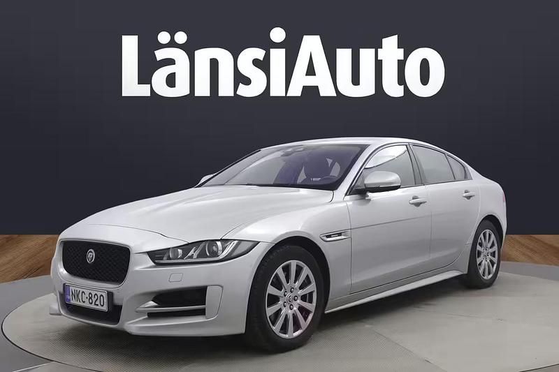 Käytetty 2017 Jaguar XE Business Edition Sedan | 21 790 € - Kuva 1/4
