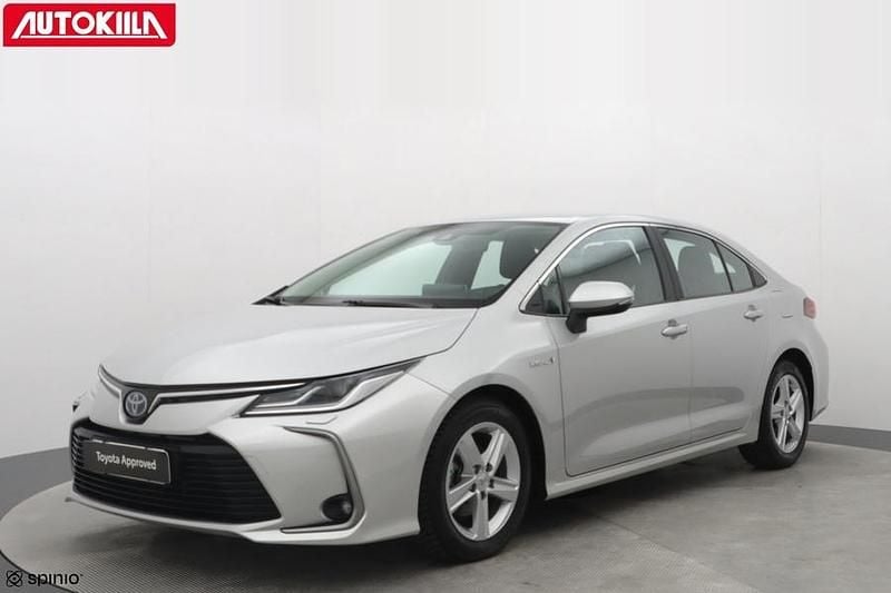 Käytetty Toyota Corolla Active 98 HP (72 kW) 2020 Hopea Sedan