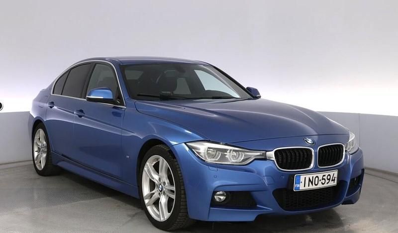 Sininen Käytetty 2017 BMW 330e M Sport Sedan | 18 400 € (Perustarjous) - Kuva 1/1