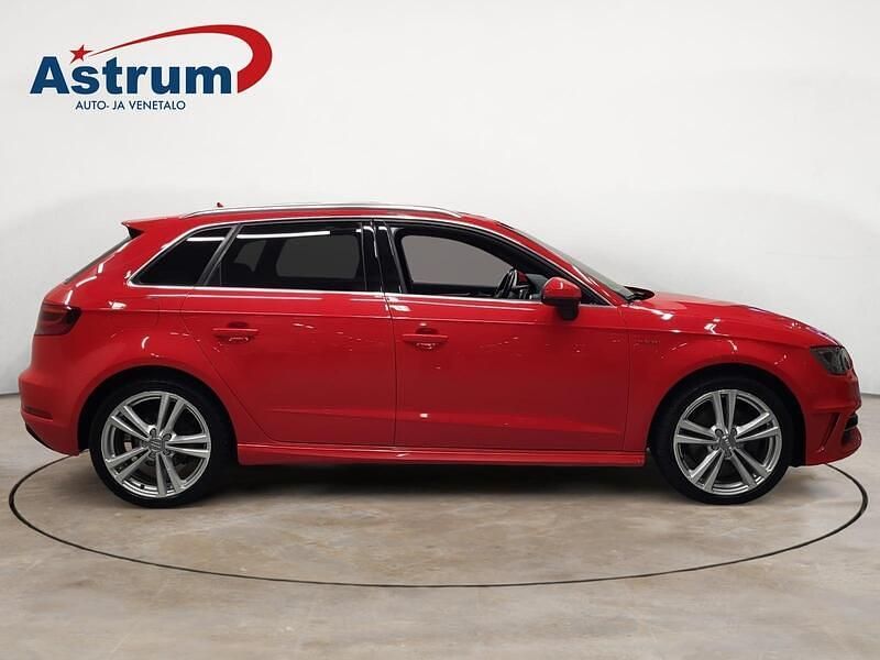 Käytetty Audi A3 Sportback e-tron Design 150 HP (110 kW) 2016 Punainen Viistoperä