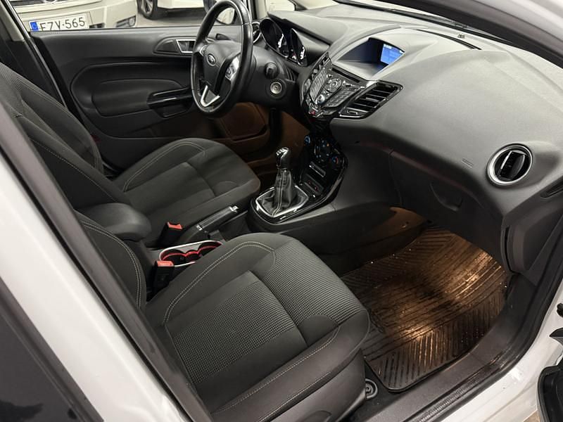 Käytetty Ford Fiesta Titanium 80 HP (58 kW) 2016 Viistoperä