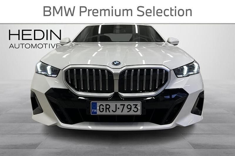 Käytetty BMW 530e Comfort Edition 299 HP (219 kW) 2025 Sedan