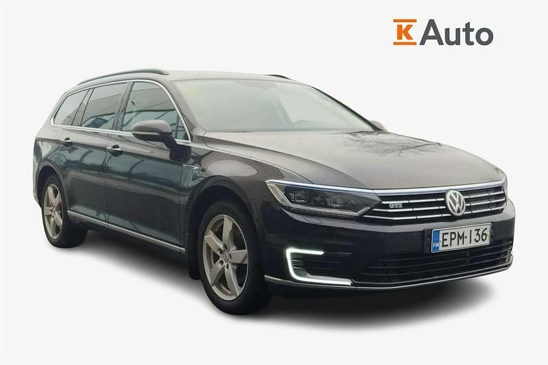 Käytetty VW Passat GTE 215 HP (158 kW) 2018 Musta Farmari