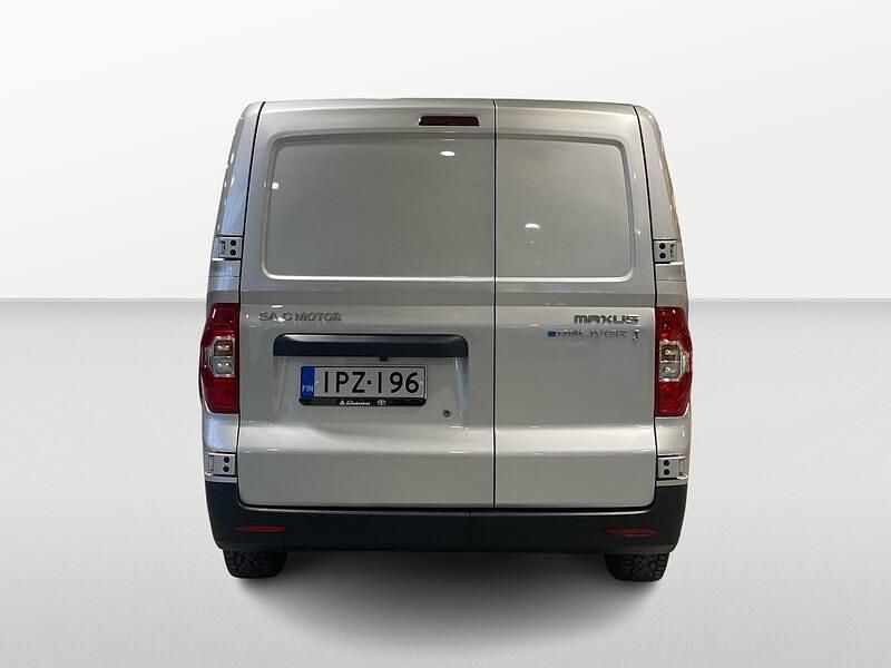 Käytetty Maxus eDeliver 3 89 kW (122 HP) 2021 Hopea Van