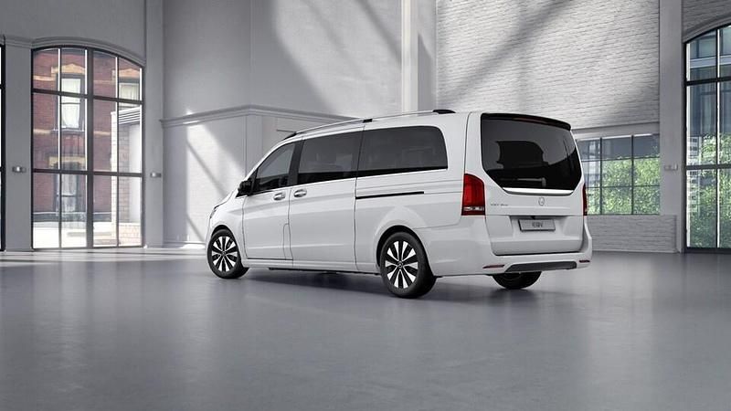 Käytetty Mercedes EQV300 Avantgarde 150 kW (204 HP) 2022 Valkoinen Tila-auto