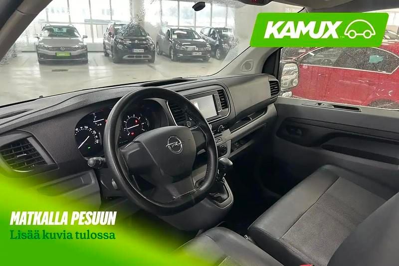 Käytetty Opel Vivaro Selection 102 HP (75 kW) 2021 Valkoinen Tila-auto