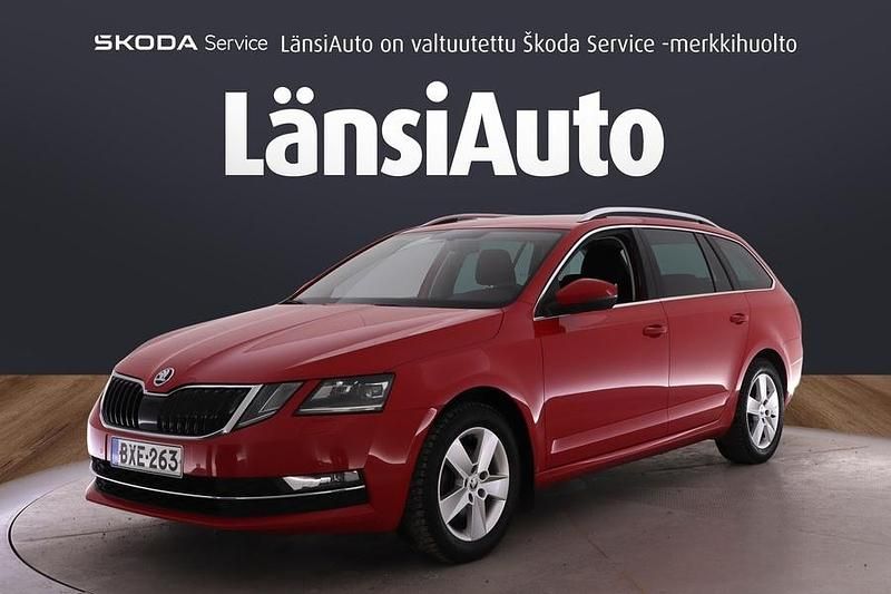 Käytetty Skoda Octavia Style 150 HP (110 kW) 2019 Punainen Farmari