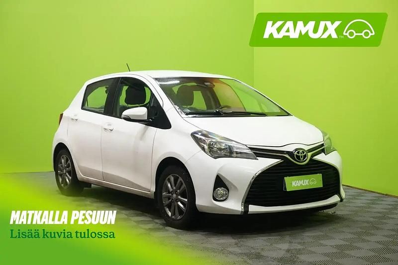 Valkoinen Käytetty 2016 Toyota Yaris Multidrive S Sedan | 13 890 € (Perustarjous) - Kuva 1/4