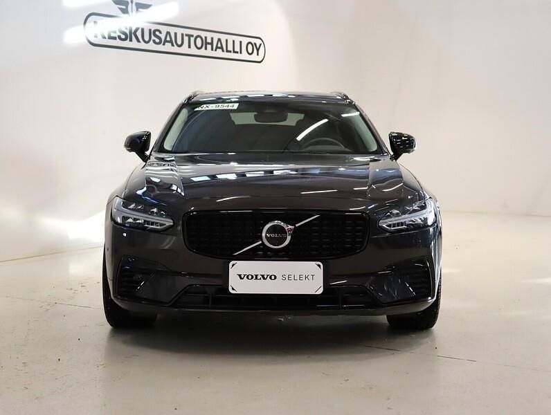 Käytetty Volvo V90 Plus 350 HP (257 kW) 2025 Harmaa Farmari
