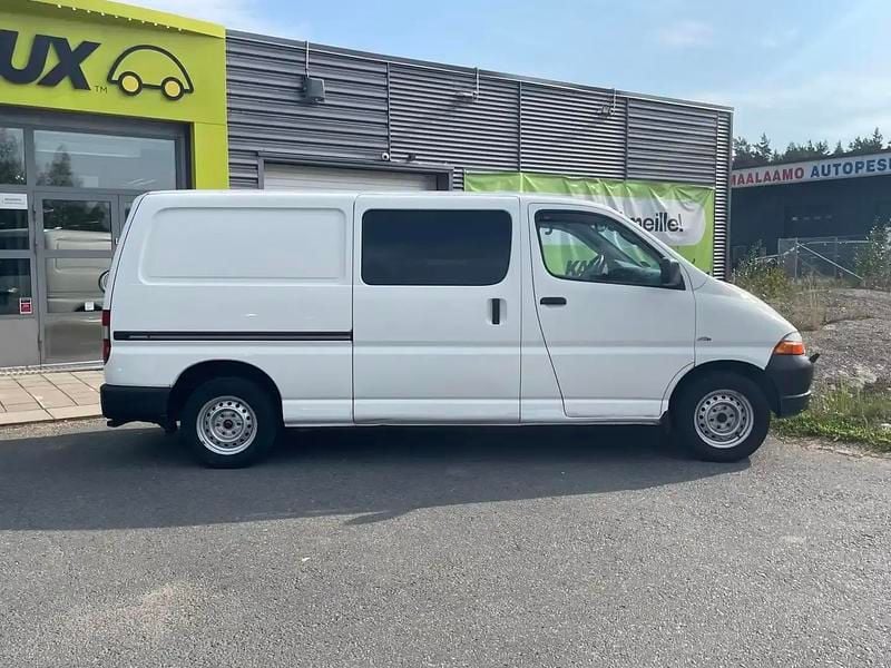 Käytetty Toyota HiAce 88 HP (64 kW) 2005 Valkoinen Van