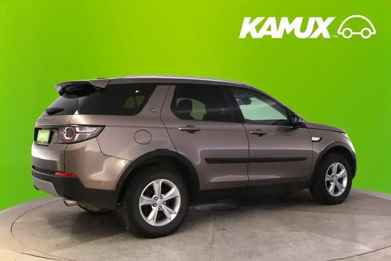 Käytetty Land Rover Discovery Sport HSE 180 HP (132 kW) 2015 Hopea / harmaa Katumaasturi