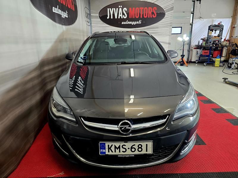 Käytetty Opel Astra Cosmo 140 HP (102 kW) 2015 Farmari