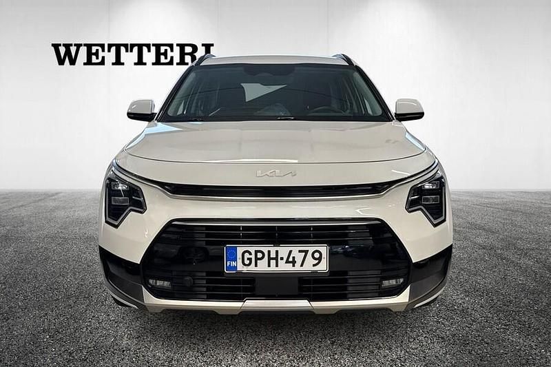 Käytetty Kia Niro EX 140 HP (102 kW) 2022 Valkoinen Katumaasturi