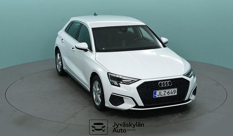 Käytetty Audi A3 Sportback e-tron Business 110 HP (80 kW) 2020 Valkoinen Viistoperä