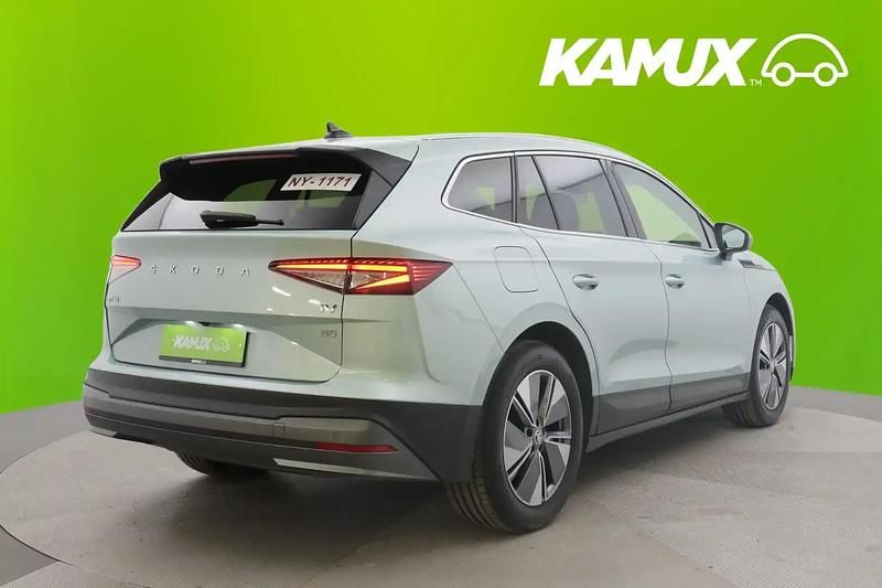 Käytetty Skoda Enyaq iV Loft 150 kW (204 HP) 2021 Hopea / harmaa Katumaasturi