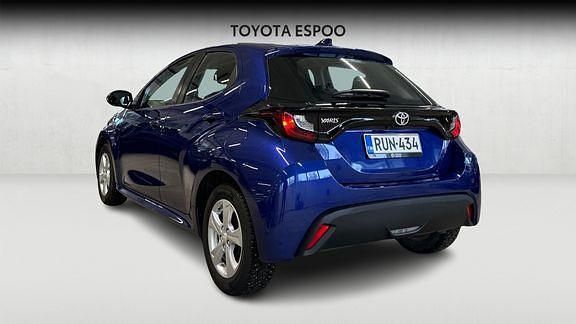 Käytetty Toyota Yaris Active 125 HP (91 kW) 2021 Met. sininen Viistoperä