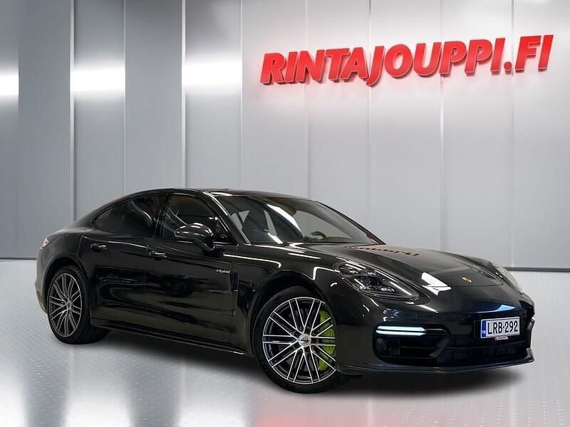 Käytetty 2020 Porsche Panamera Turbo S Sedan | 86 900 € - Kuva 1/4