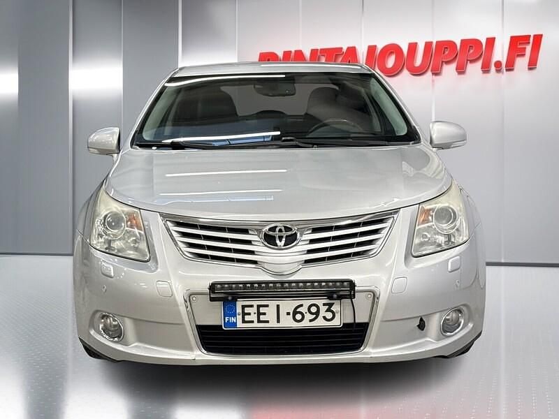 Käytetty Toyota Avensis Multidrive S 152 HP (111 kW) 2009 Hopea Sedan