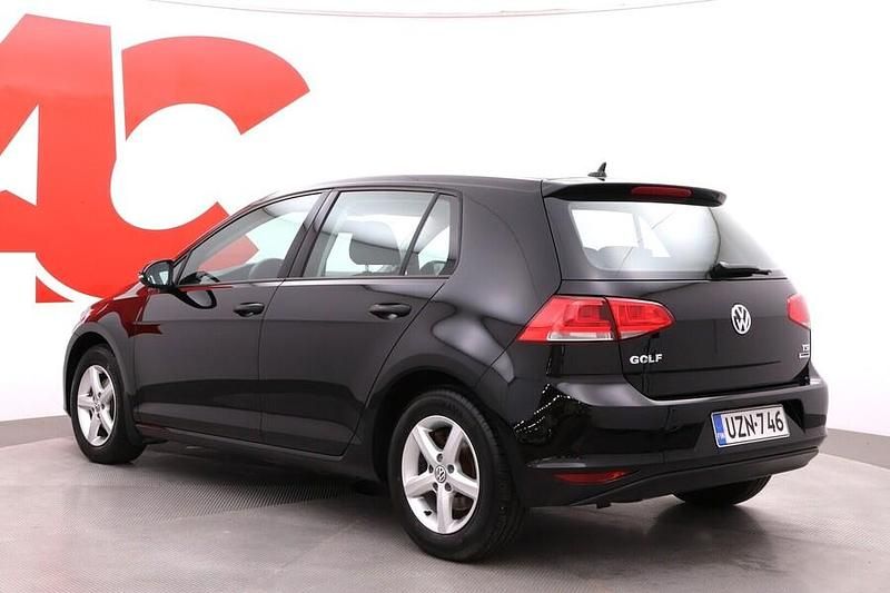 Käytetty VW Golf VII 86 HP (63 kW) 2016 Musta Viistoperä