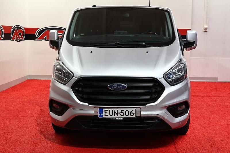 Käytetty Ford Transit Custom Limited 170 HP (125 kW) 2018 Hopea Van