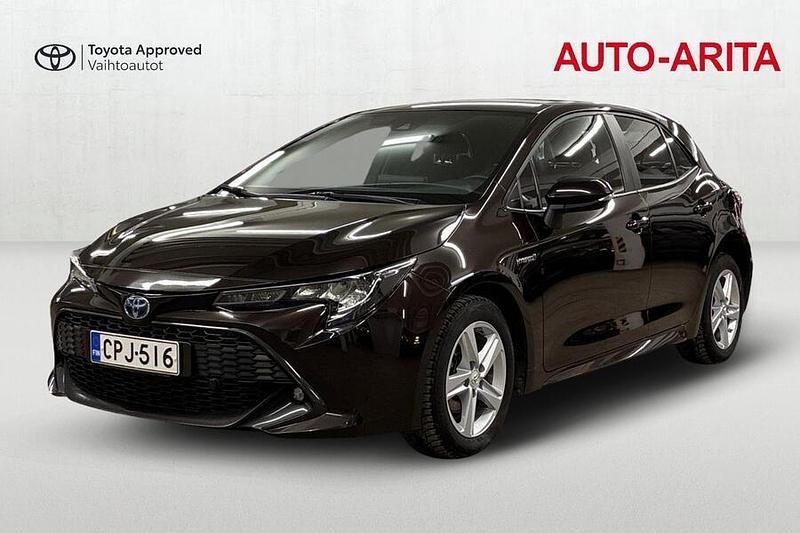 Käytetty Toyota Corolla Life 122 HP (89 kW) 2021 Met. musta Viistoperä
