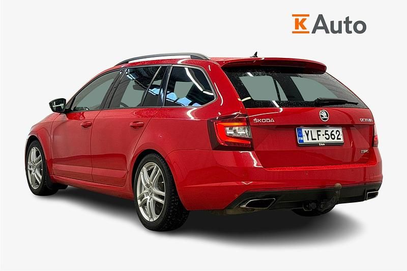 Käytetty Skoda Octavia Business Line 184 HP (135 kW) 2019 Punainen Farmari