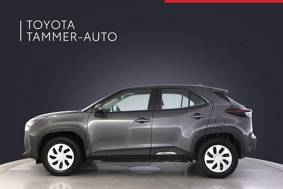 Käytetty Toyota Yaris Cross Active 116 HP (85 kW) 2023 Harmaa Katumaasturi