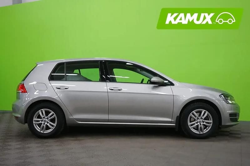 Käytetty VW Golf VII Comfortline 122 HP (89 kW) 2015 Hopea / harmaa Sedan