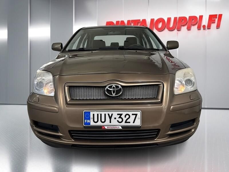 Käytetty Toyota Avensis Terra 110 HP (80 kW) 2006 Sedan